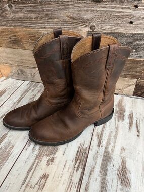 Ariat Women’s Heritage Roper Dark Brown Full Grain Leather Boots 9B